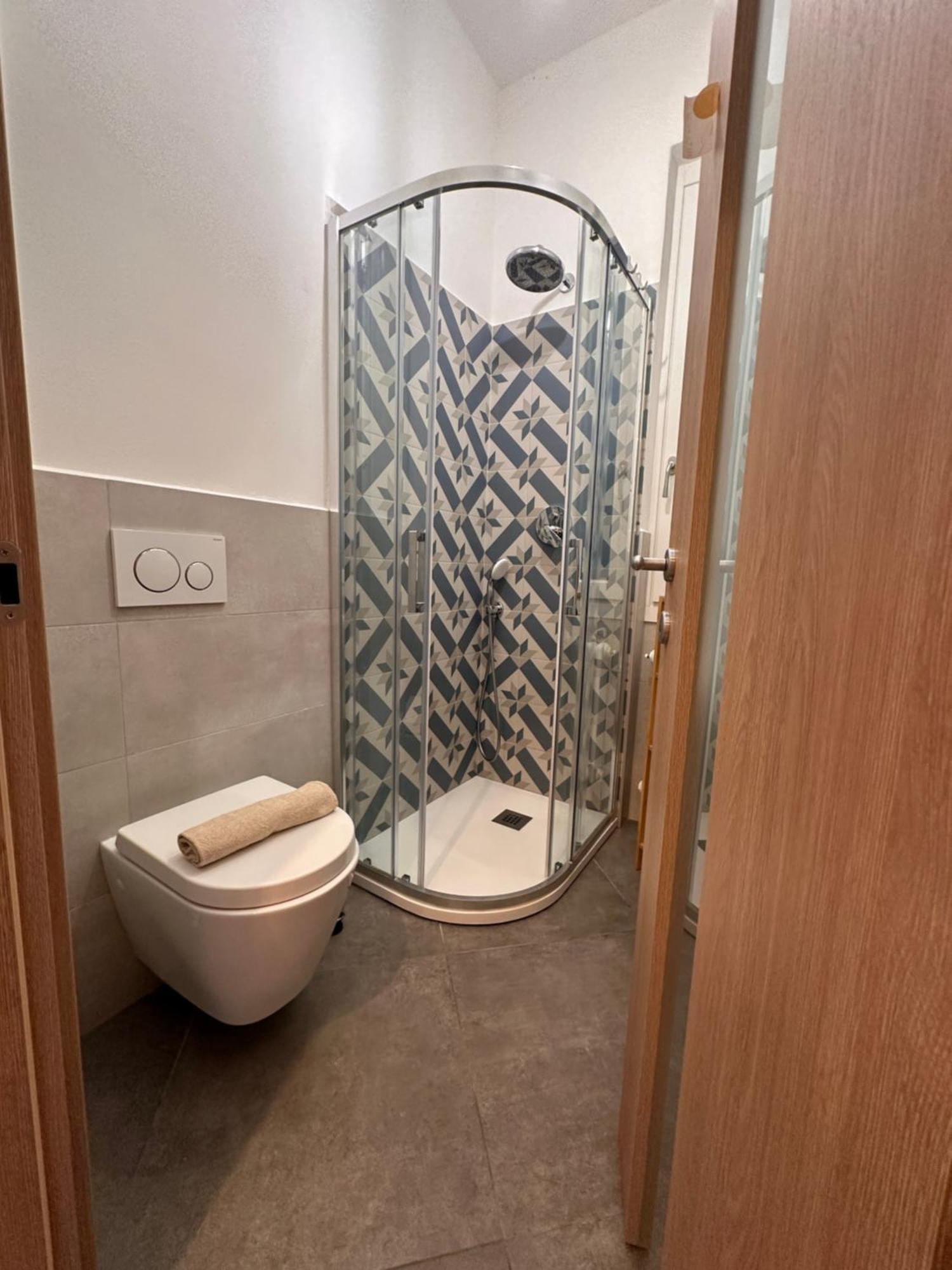 Casa Ling -Ac - Parking-2Bathrooms Como Eksteriør bilde