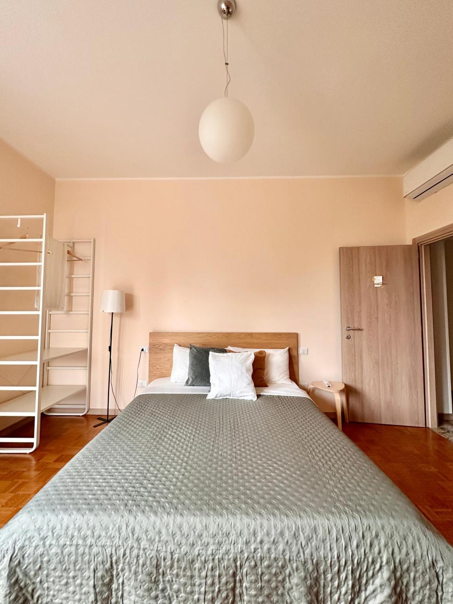 Casa Ling -Ac - Parking-2Bathrooms Como Eksteriør bilde