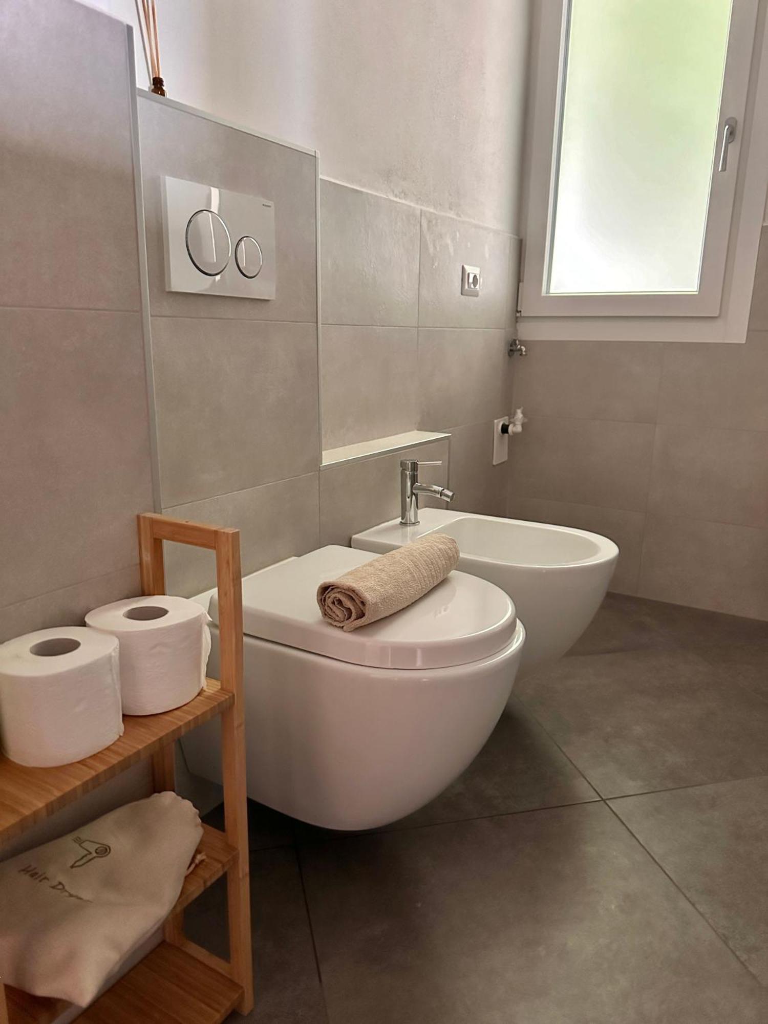 Casa Ling -Ac - Parking-2Bathrooms Como Eksteriør bilde